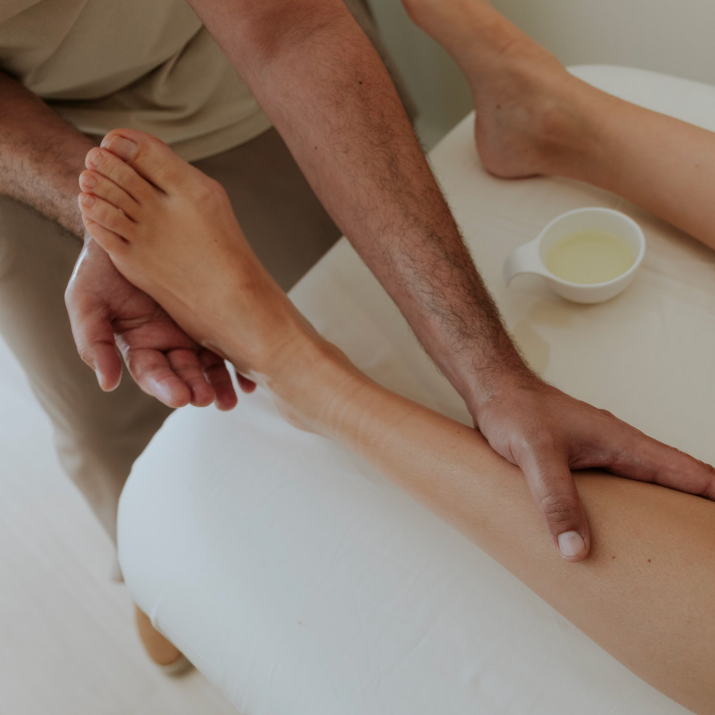 Massage des pieds et jambes fatiguées